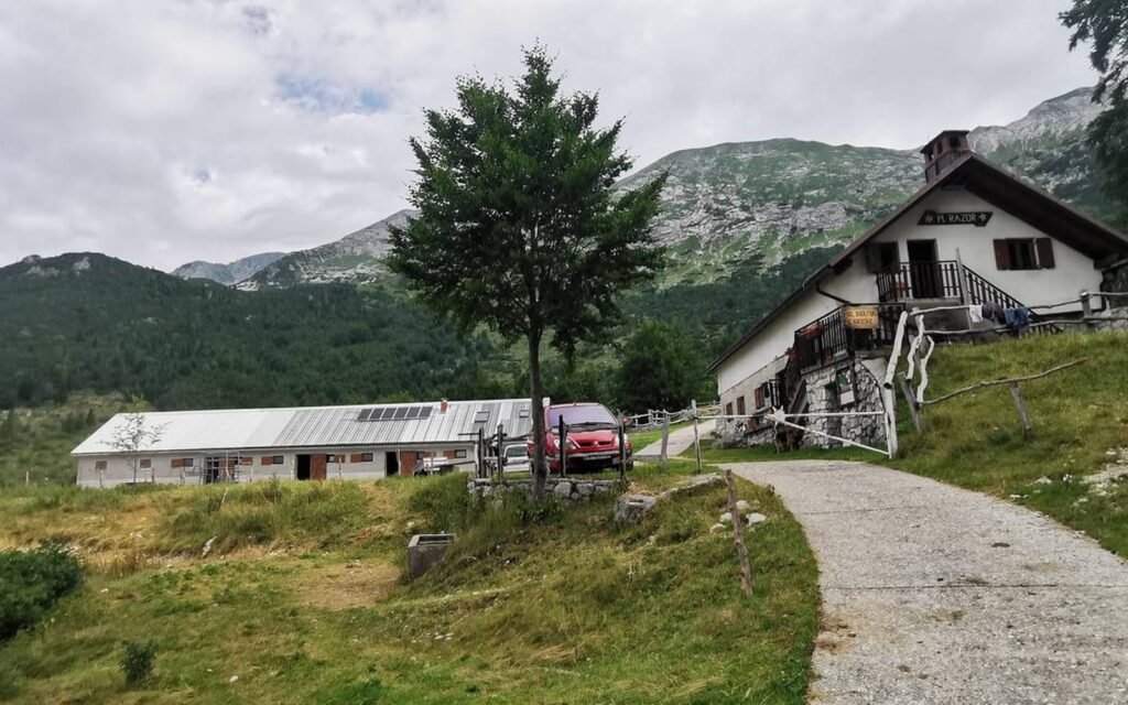 Planina Razor s planinsko kočo